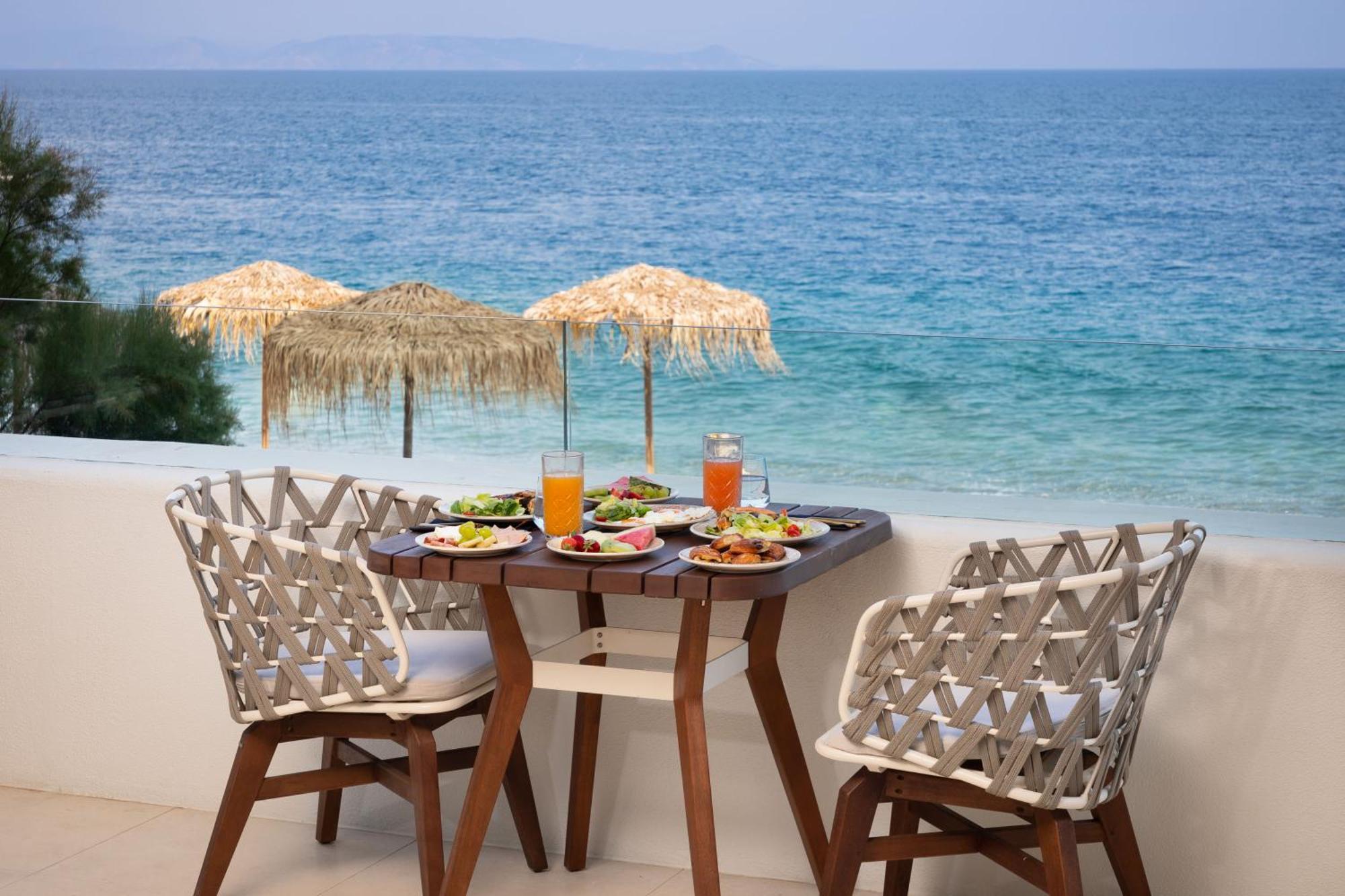 Isla Brown Corinthia Resort & Spa, Curio Collection By Hilton Agii Theodori Exterior foto A typical breakfast in Greece