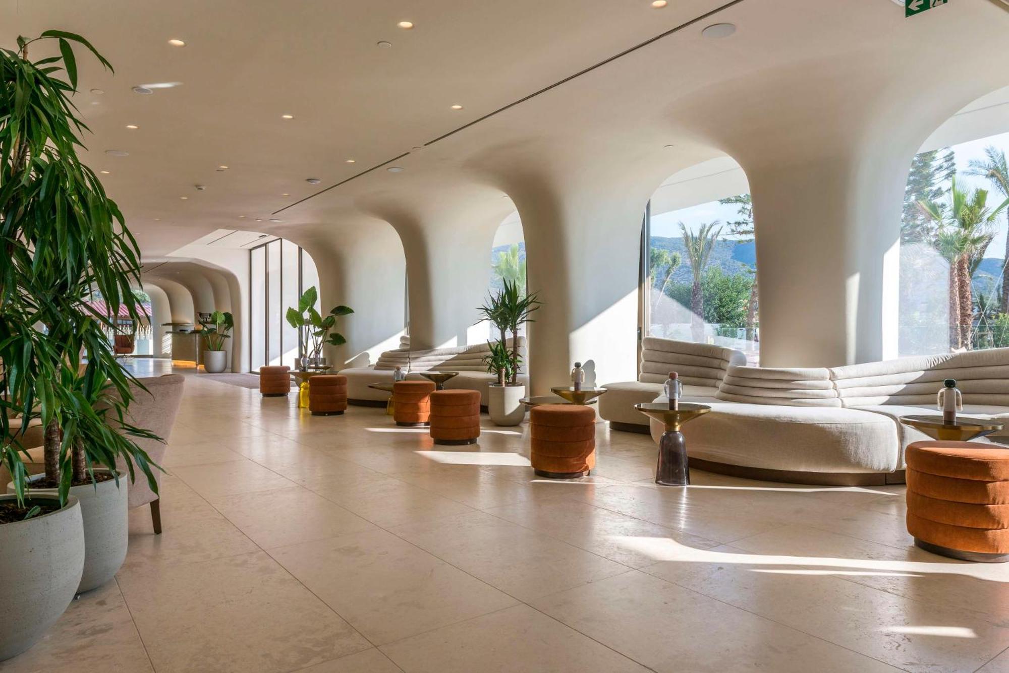 Isla Brown Corinthia Resort & Spa, Curio Collection By Hilton Agii Theodori Exterior foto The lobby of the hotel