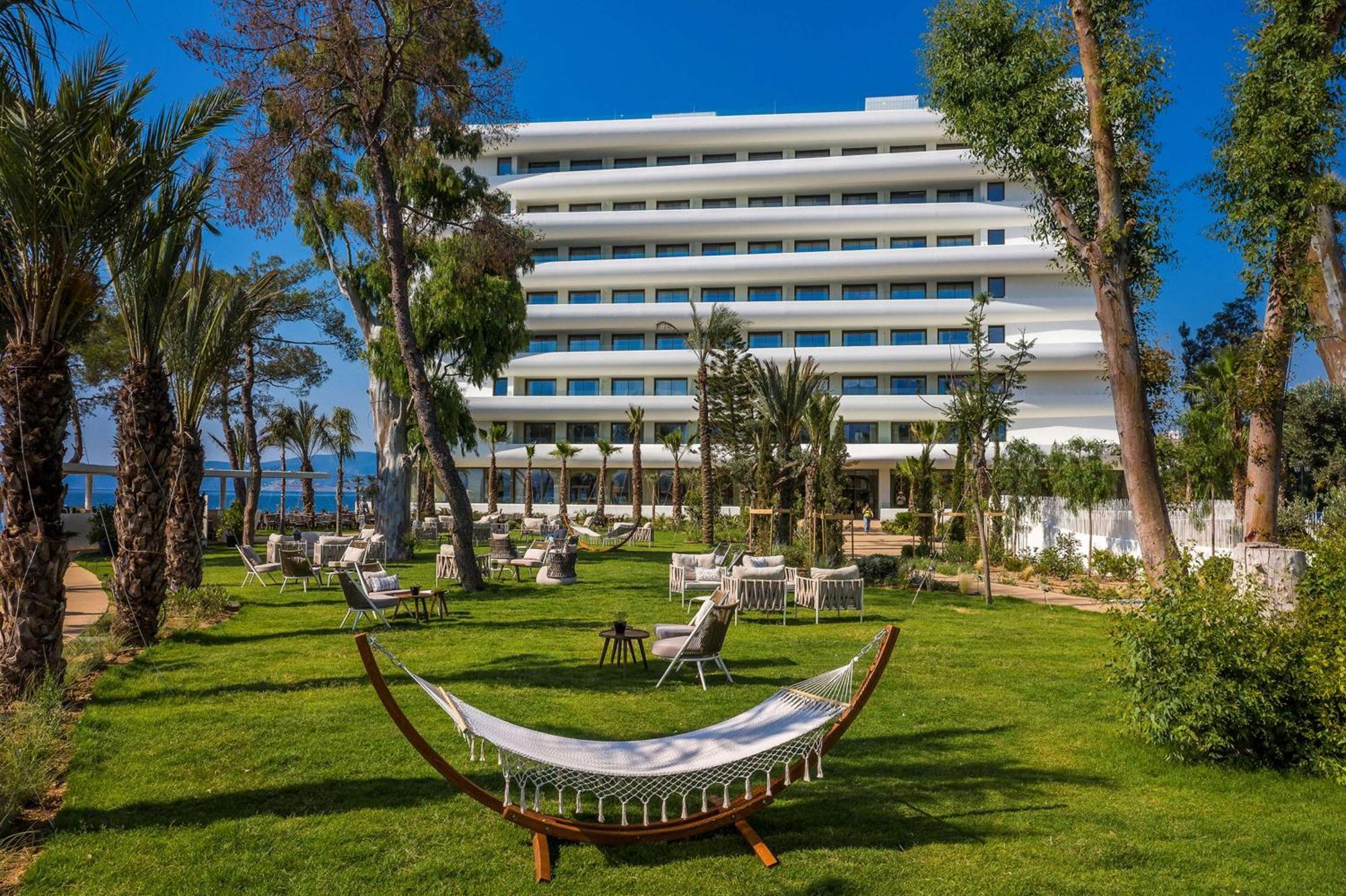 Isla Brown Corinthia Resort & Spa, Curio Collection By Hilton Agii Theodori Exterior foto The hotel's main building