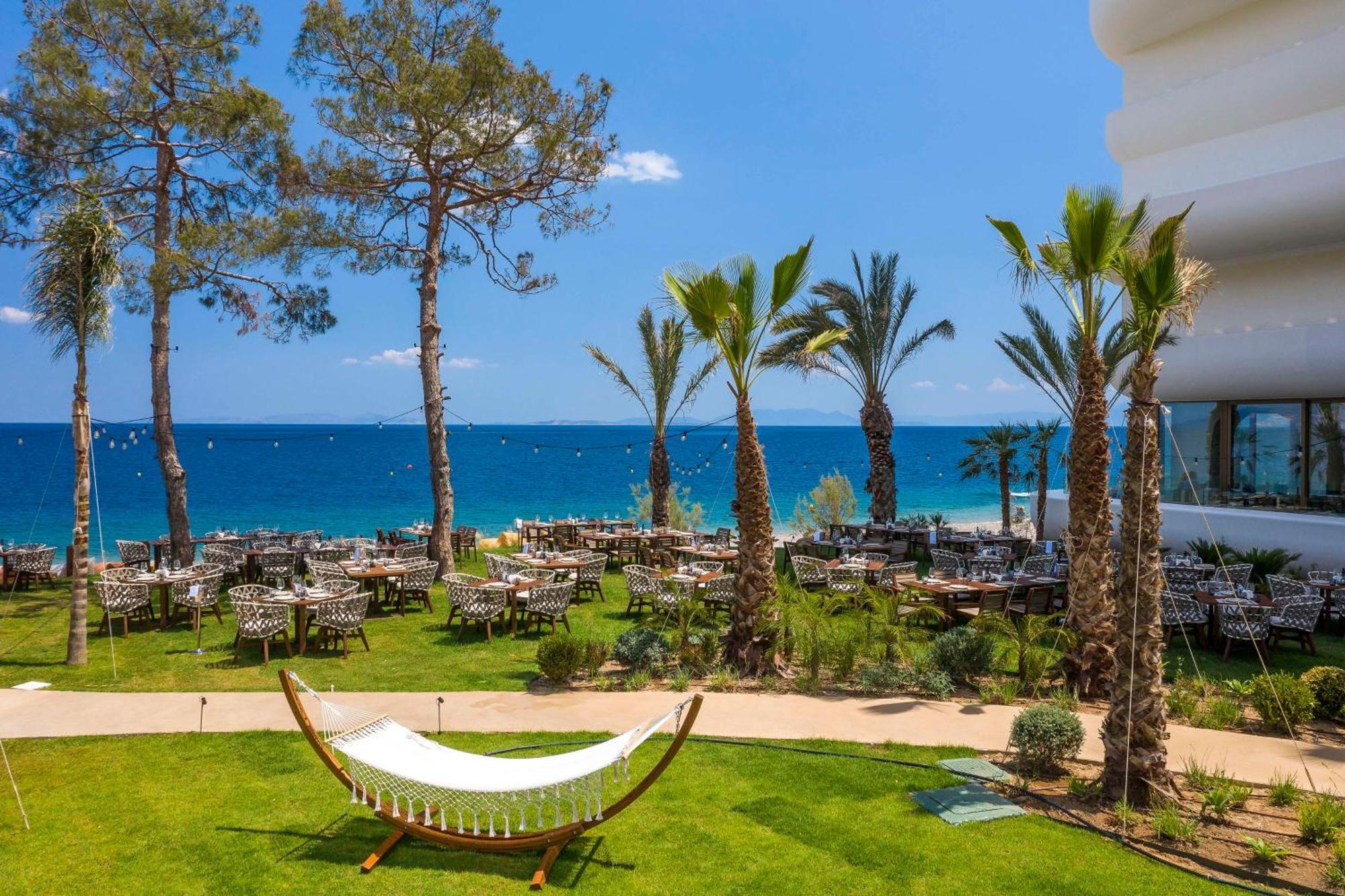 Isla Brown Corinthia Resort & Spa, Curio Collection By Hilton Agii Theodori Exterior foto View of the Mediterranean Sea from the hotel