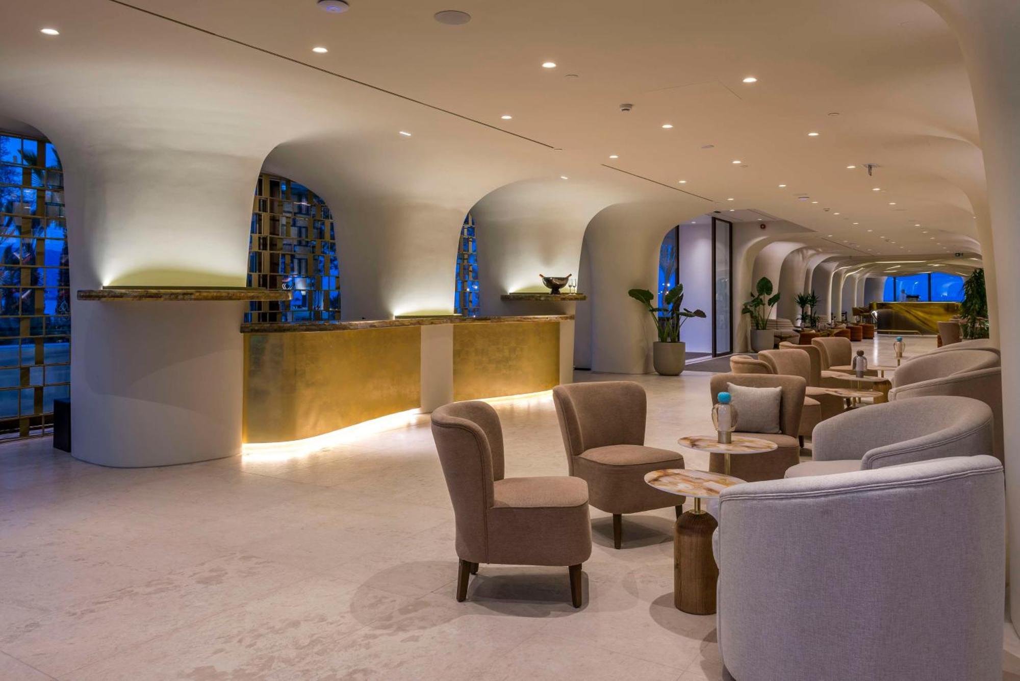 Isla Brown Corinthia Resort & Spa, Curio Collection By Hilton Agii Theodori Exterior foto The lounge at the airport