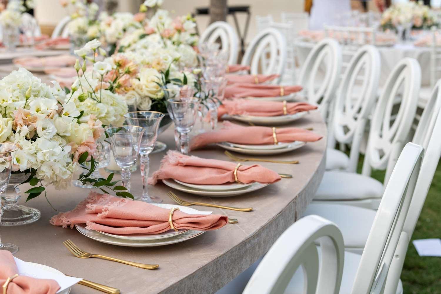 Isla Brown Corinthia Resort & Spa, Curio Collection By Hilton Agii Theodori Exterior foto A table set for a wedding reception