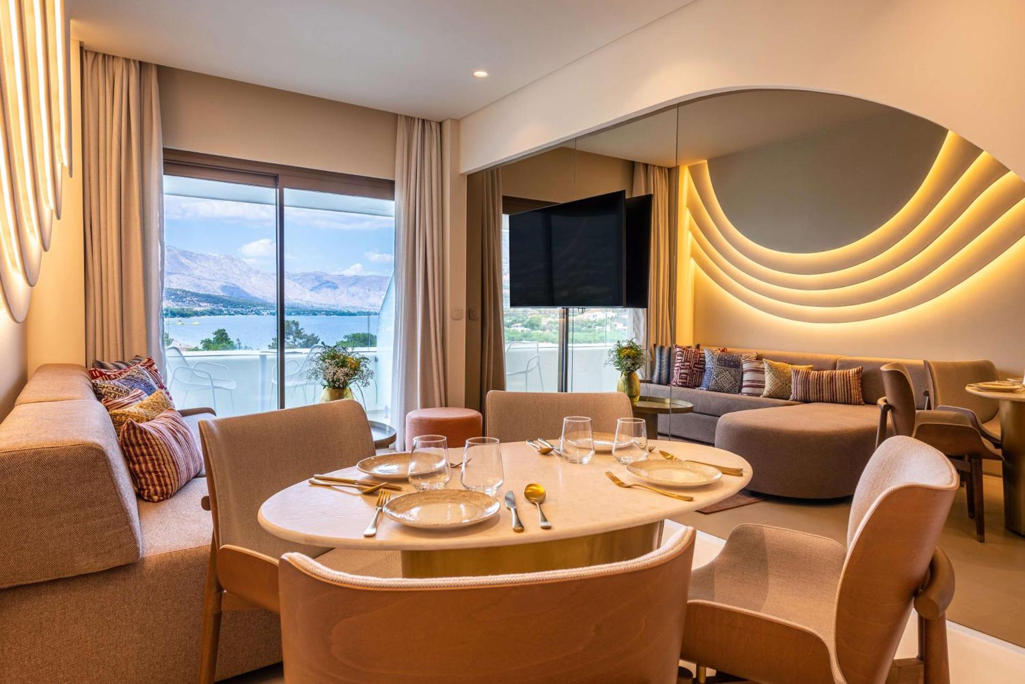 Isla Brown Corinthia Resort & Spa, Curio Collection By Hilton Agii Theodori Exterior foto Suite at the hotel