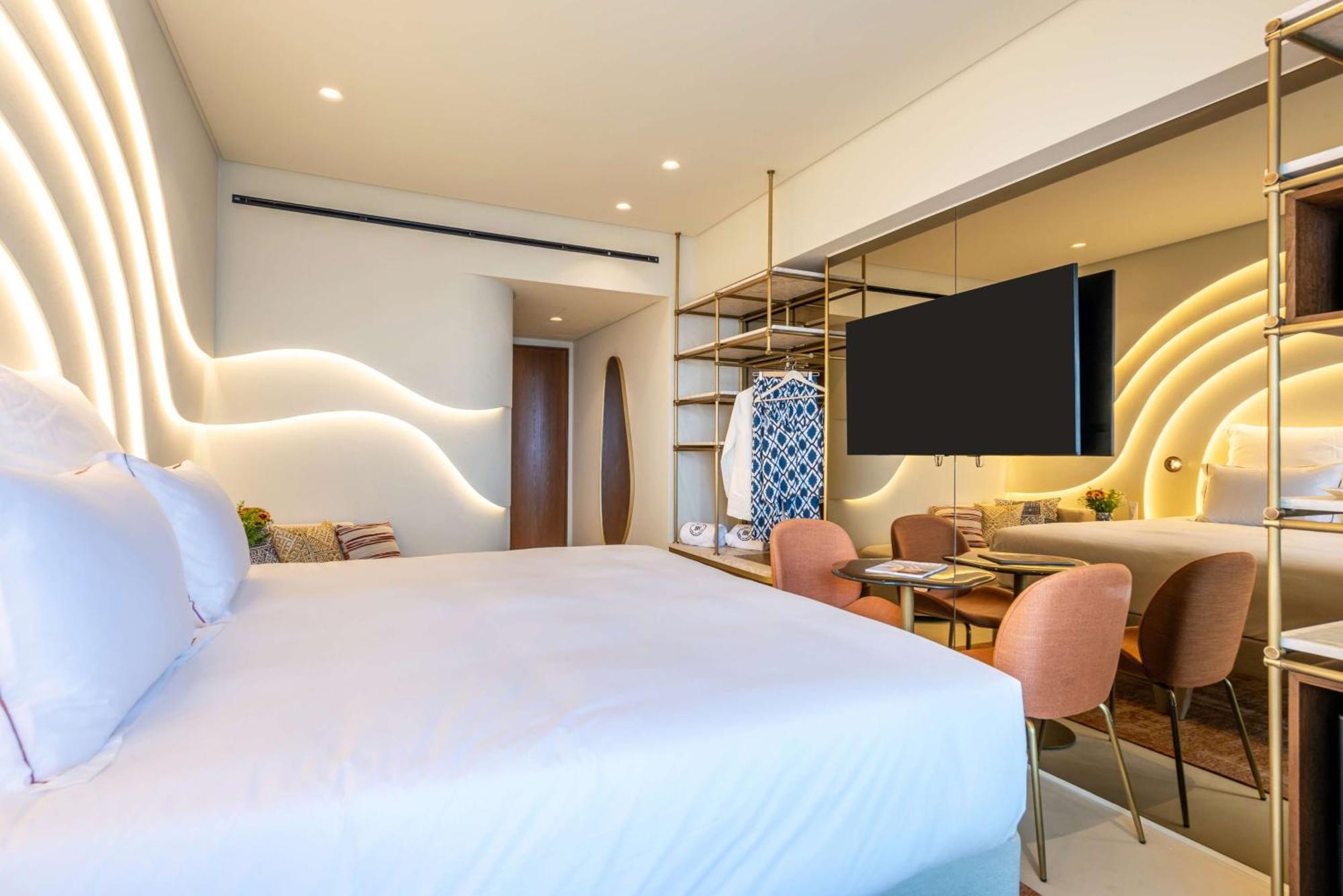 Isla Brown Corinthia Resort & Spa, Curio Collection By Hilton Agii Theodori Exterior foto Deluxe Room