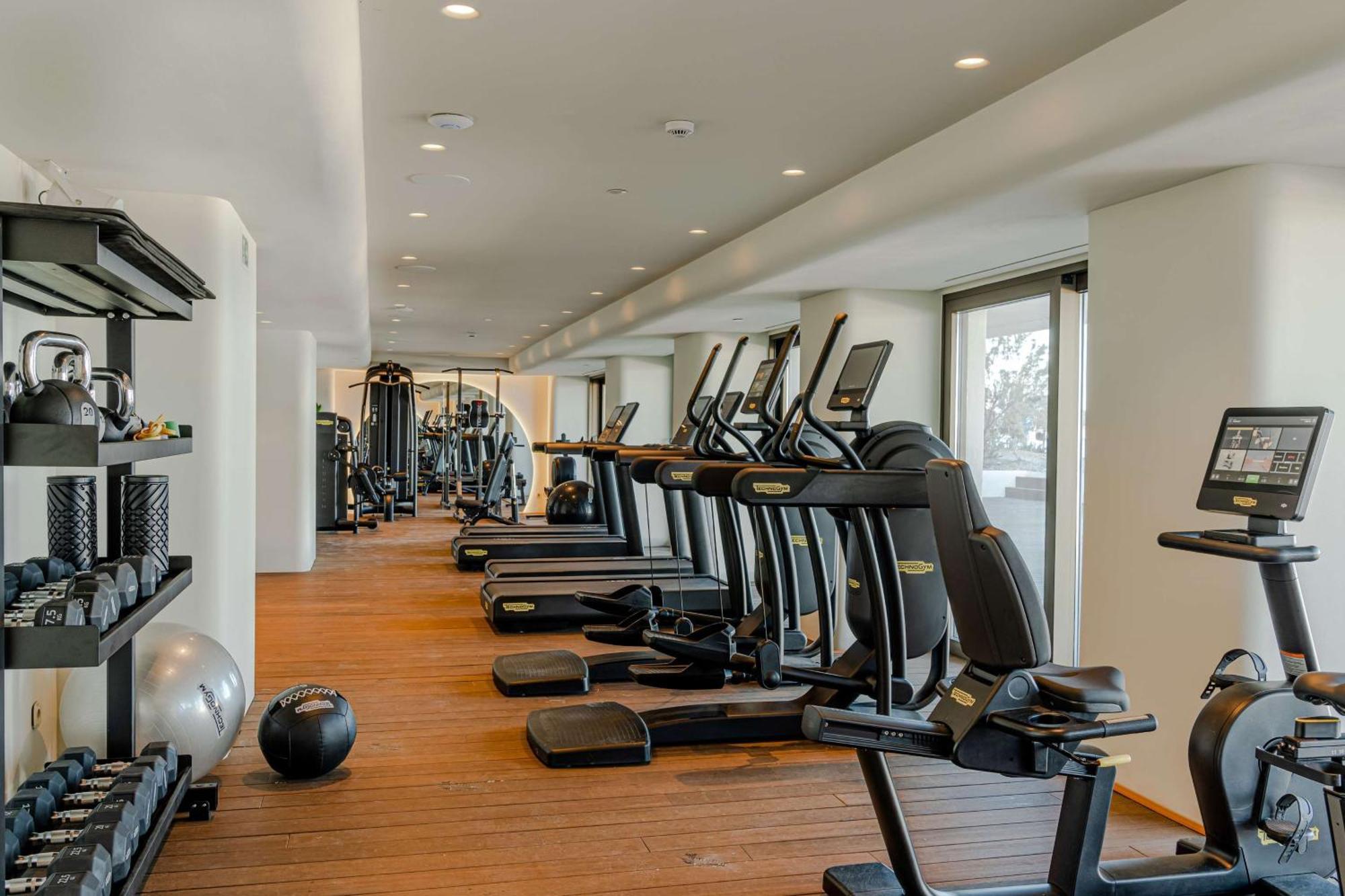 Isla Brown Corinthia Resort & Spa, Curio Collection By Hilton Agii Theodori Exterior foto The gym at the hotel