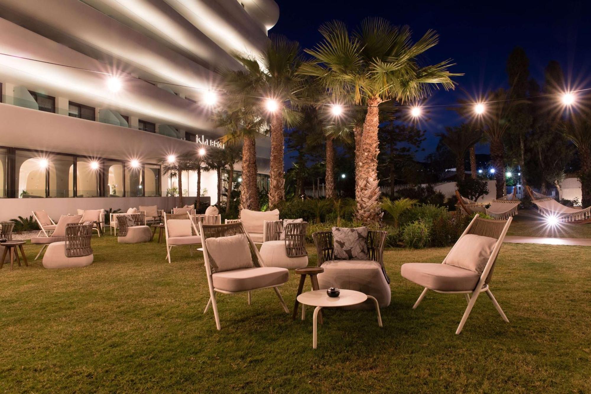 Isla Brown Corinthia Resort & Spa, Curio Collection By Hilton Agii Theodori Exterior foto The hotel's garden